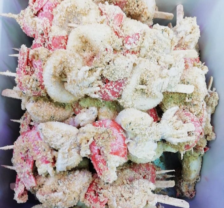 Spiedini panati di seppia e gambero sgusciato