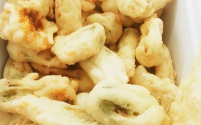 Fiori di zucca ripieni con alici e mozzarella